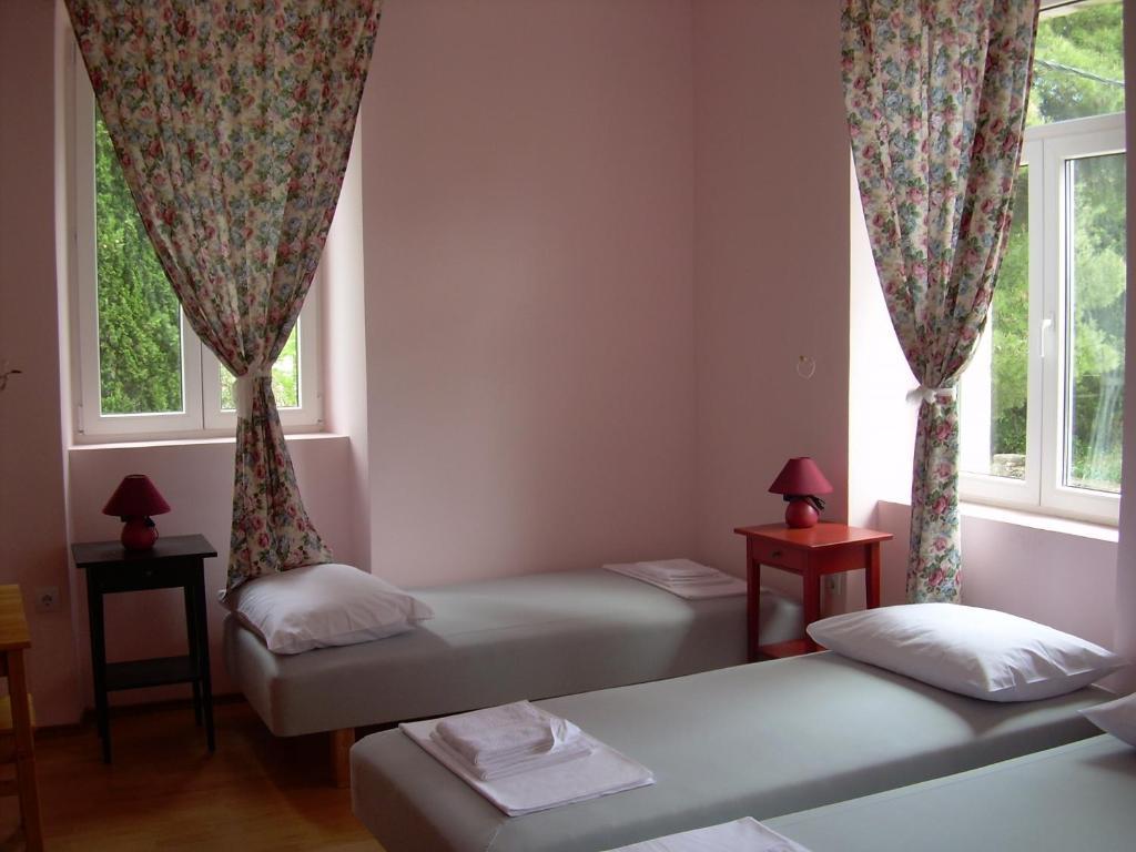 Phara Hostel Gdinj Habitación foto